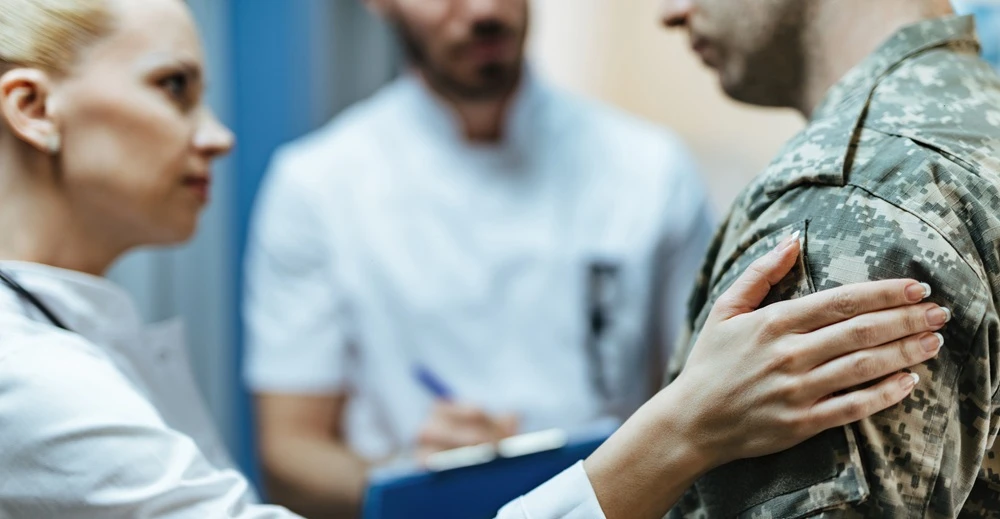 ¿Qué hace que los casos de negligencia médica en el ejército sean diferentes?